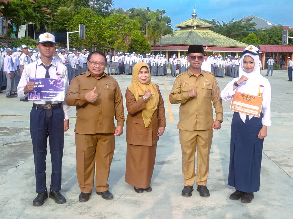 Motivasi Siswa Baru SMAN 3 Karimun, Bupati Iskandarsyah Tekankan 7 Kebiasaan Anak Indonesia Hebat